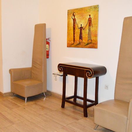 Leon Hotel Kinshasa Luaran gambar
