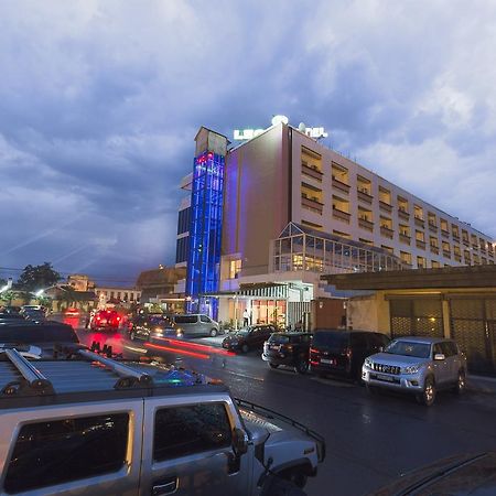 Leon Hotel Kinshasa Luaran gambar