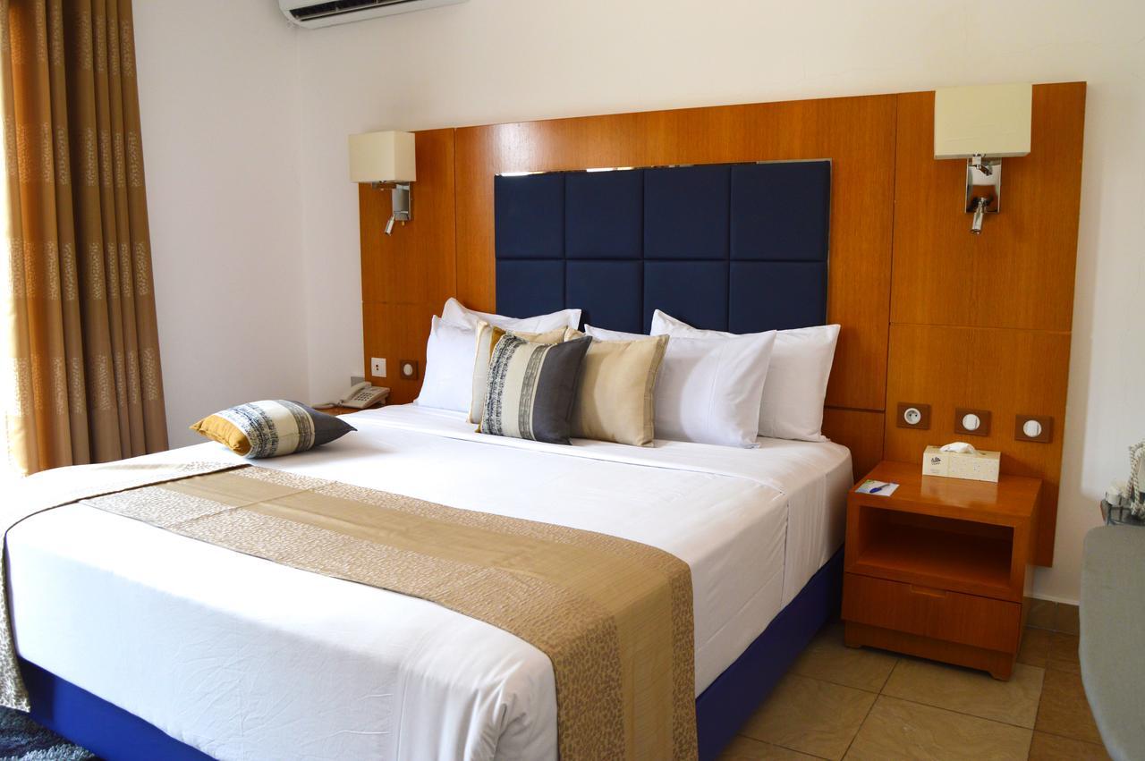 Leon Hotel Kinshasa Luaran gambar