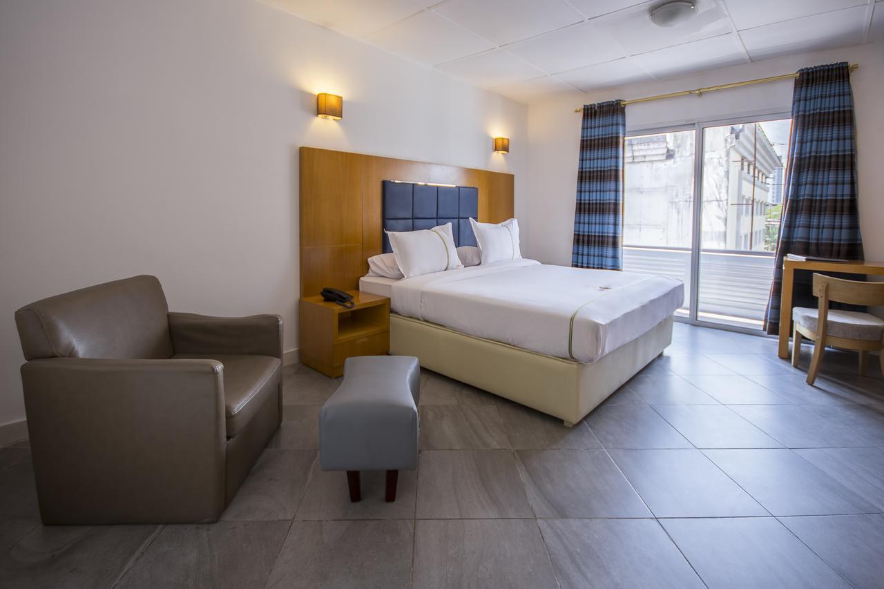 Leon Hotel Kinshasa Luaran gambar
