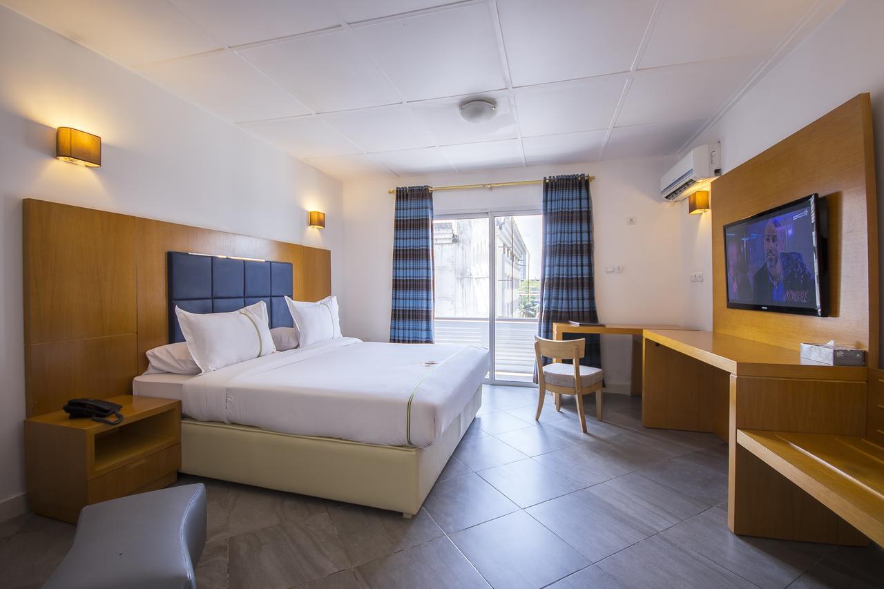 Leon Hotel Kinshasa Luaran gambar