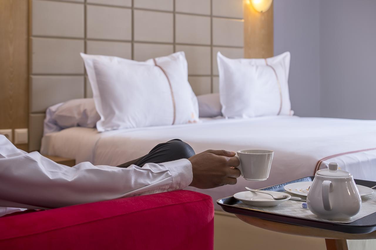 Leon Hotel Kinshasa Luaran gambar