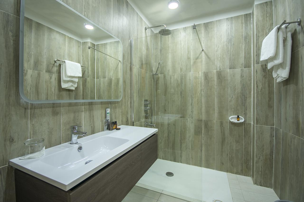 Leon Hotel Kinshasa Luaran gambar