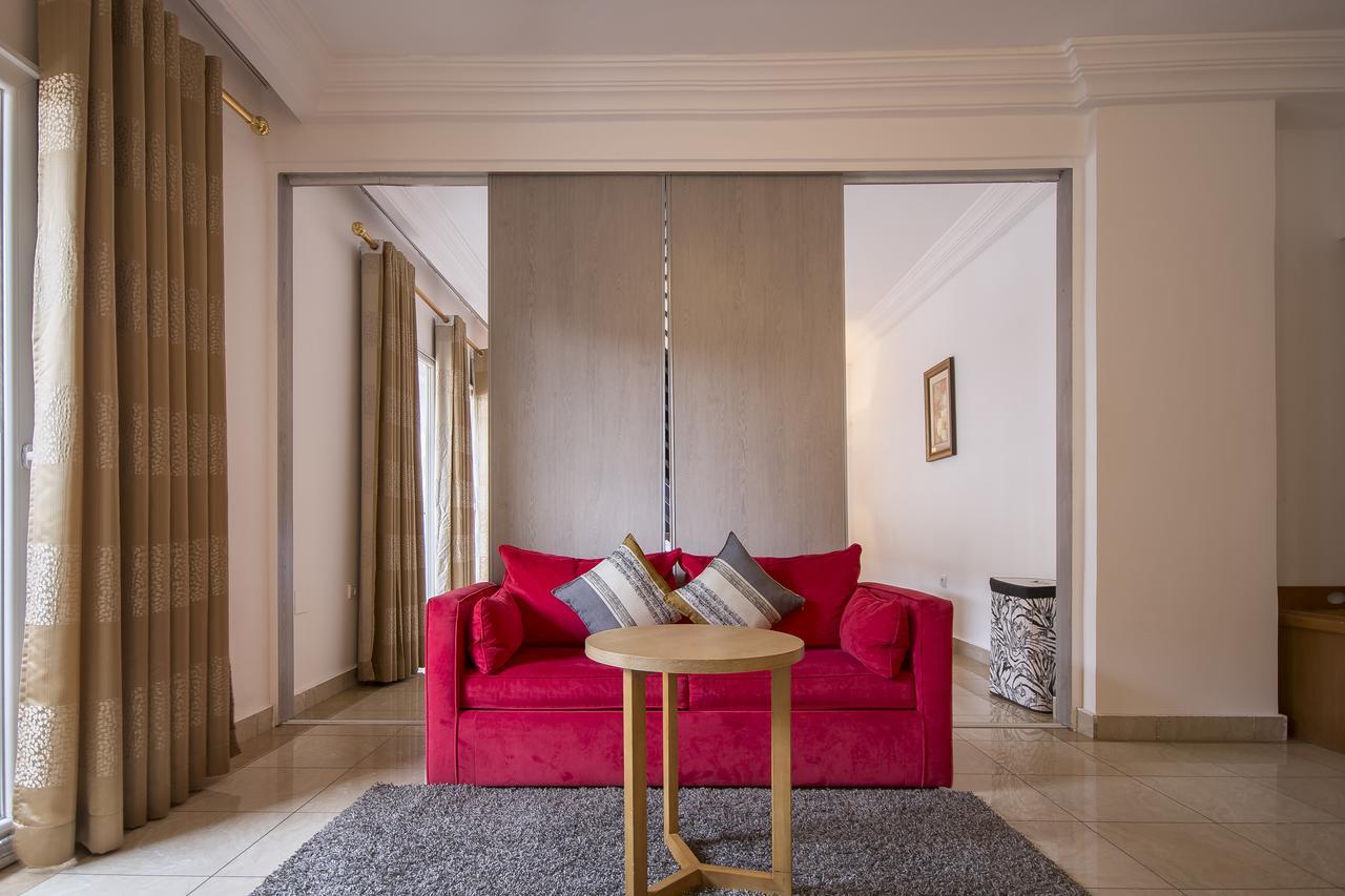 Leon Hotel Kinshasa Luaran gambar